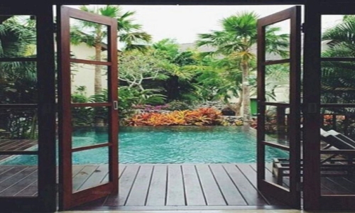 Kolam dengan fasilitas yang lengkap