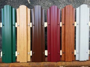 3. Pagar minimalis baja ringan