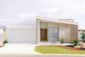 3. Rumah minimalis atap miring